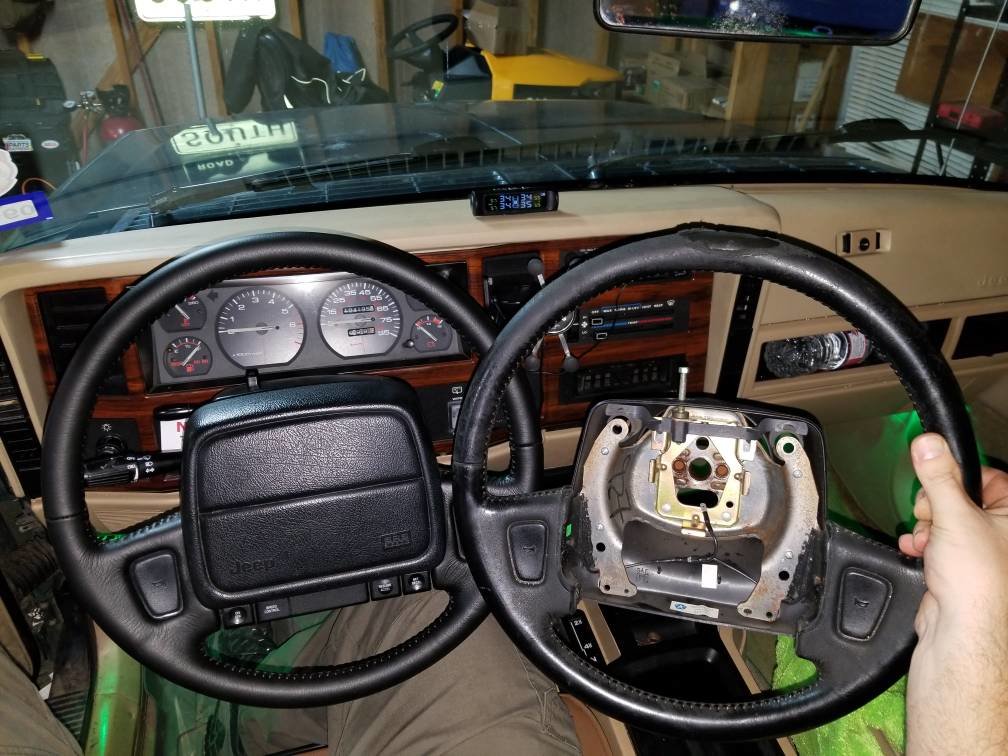 OMIX 5FJ14SX9 Leather Steering Wheel for 9596 Jeep Cherokee XJ Export